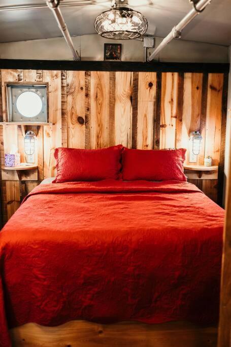 Bourbon Trail: Caboose On The Farm Villa Lawrenceburg Exterior photo